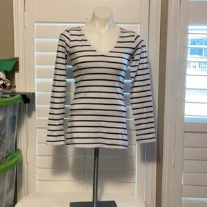 Elegant Striped V-Neck Long Sleeve Top